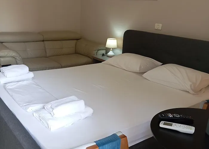 Bazar 5 Mini Apartment Tirana